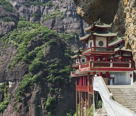 首页 新闻 正文 游灵通山"悬空寺"小贴士:灵通山位于福建漳州市平和县