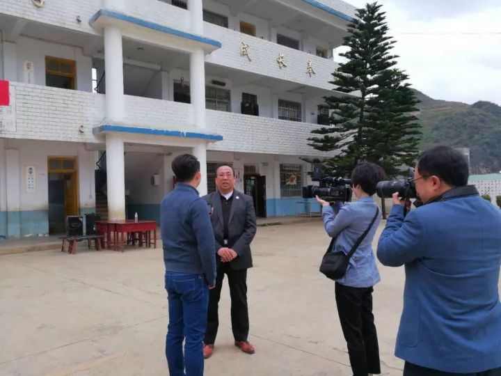 首页 新闻 正文 张禹华(德国汉堡 13:28 有一家中餐馆,老板人很好,在