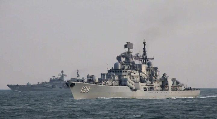 后两艘引进的现代级驱逐舰138泰州舰,139宁波舰.