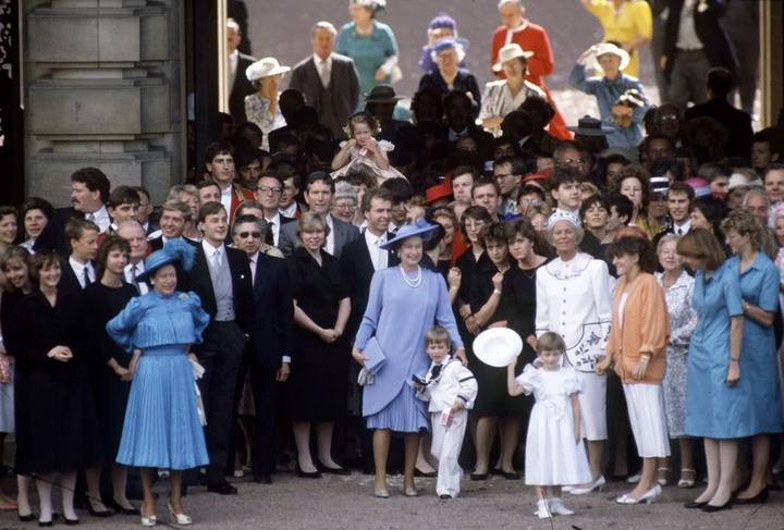 从伊丽莎白到夏洛特:英国皇家花童影像全记录