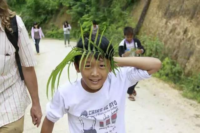 一个荷兰人和他的中国妻子,花光积蓄,去云南大山做公益近十年!